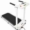 Tapis de course électrique blanc avec barres d’appui sur fond blanc